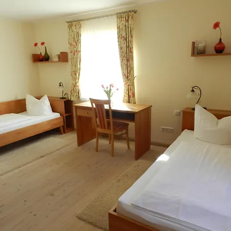 巴赫乡村旅馆 *